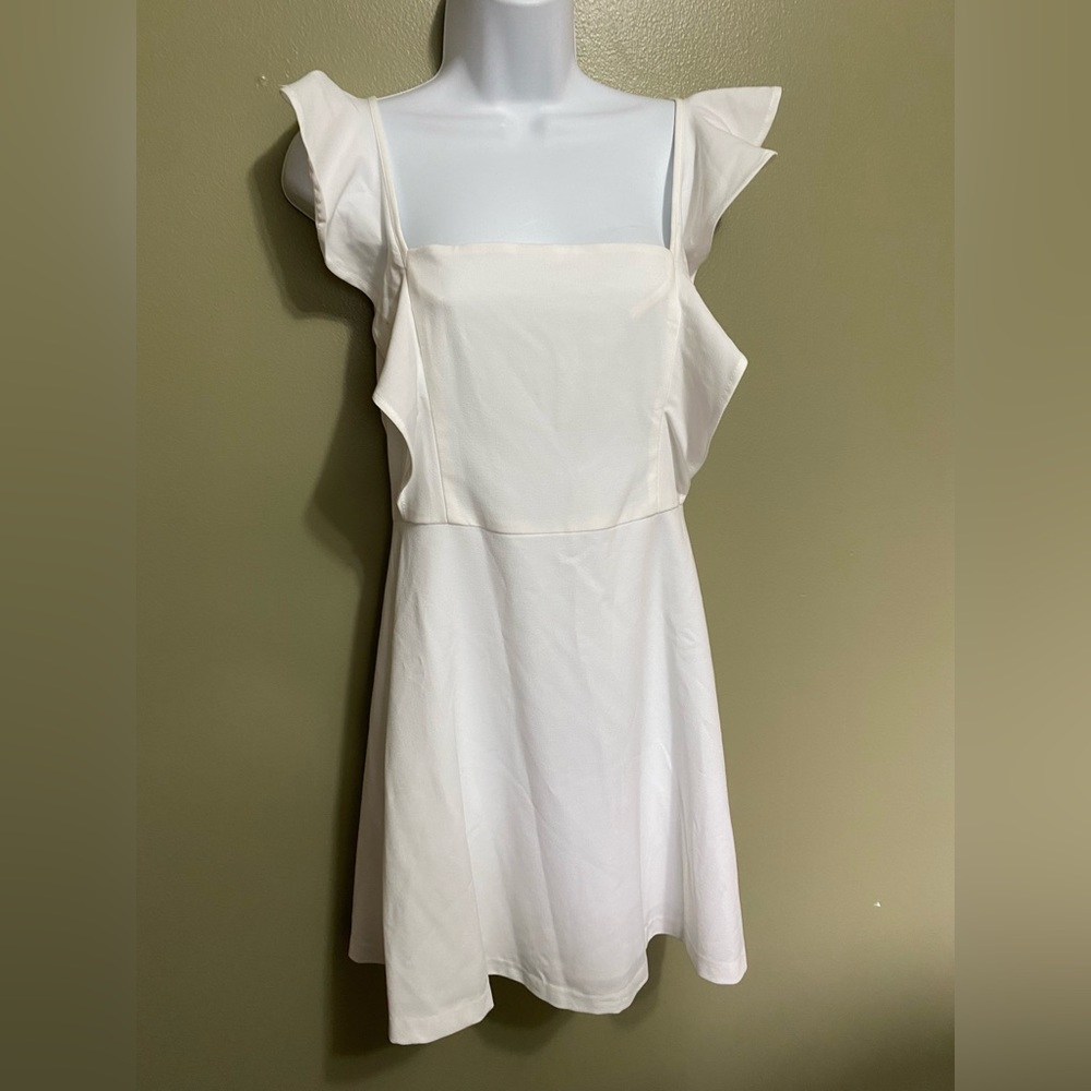 NWT‎ BCBGeneration Creamy White Cocktail Dress, Size 6
